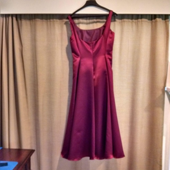 NWT - Lauren Oxfordshire Wtny red gown - Picture 6 of 8